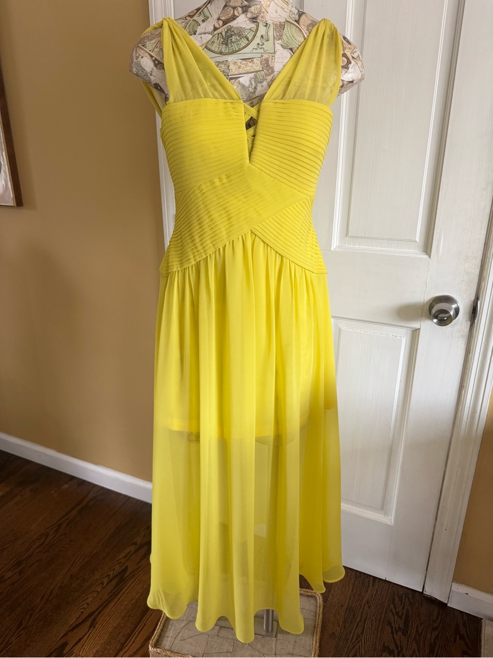 BCBGMaxAzria Silk Vintage Y2K Yellow Flowy Fairy Dress size 6